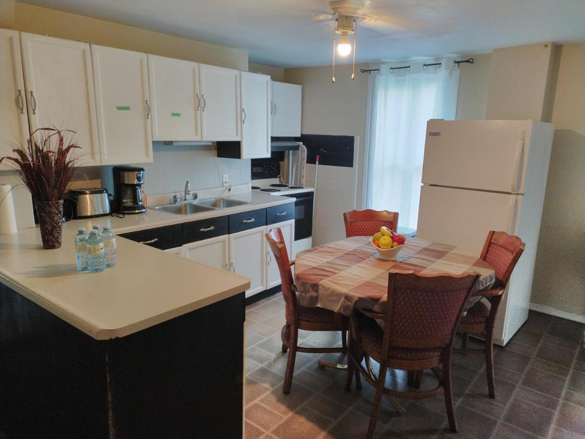 Cozy Downtown Two Bedrooms Free Parking Kingston Luaran gambar