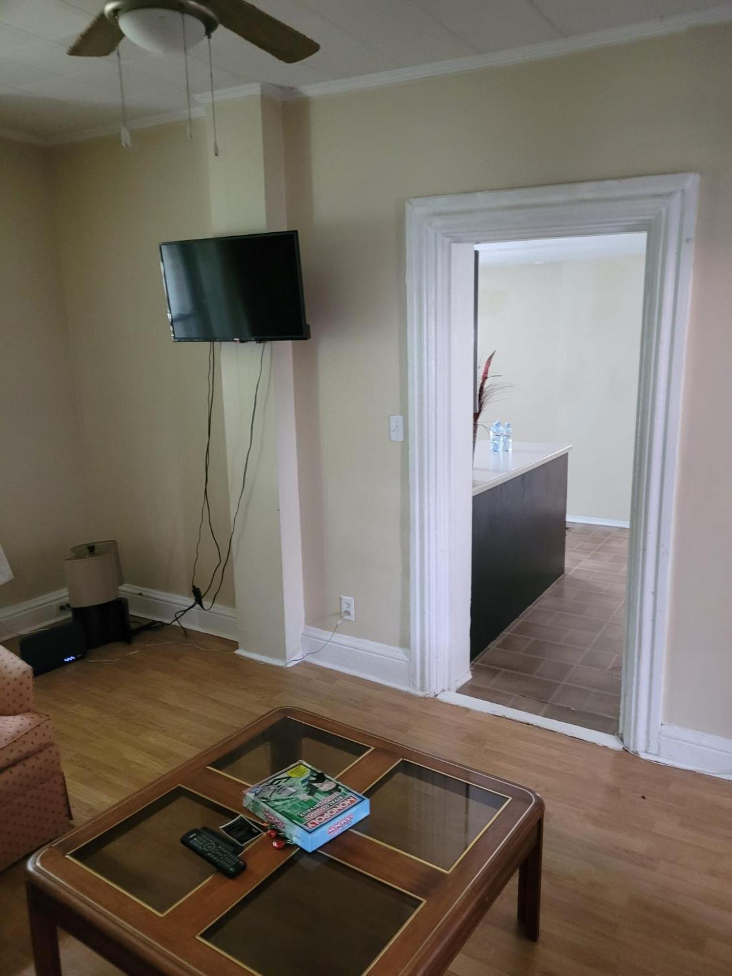 Cozy Downtown Two Bedrooms Free Parking Kingston Luaran gambar